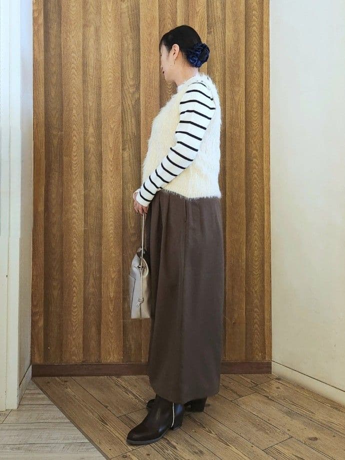 くまさんの「SHOO･LA･RUE｜【高レビュー/2点セット】着るだけでコーデが決まる フェザーニットベスト&times;リブニット」を使ったコーディネート