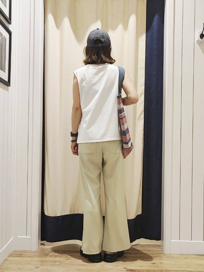 toyaさんの「Dessin｜【洗える】ノースリーブカットソー」を使ったコーディネート