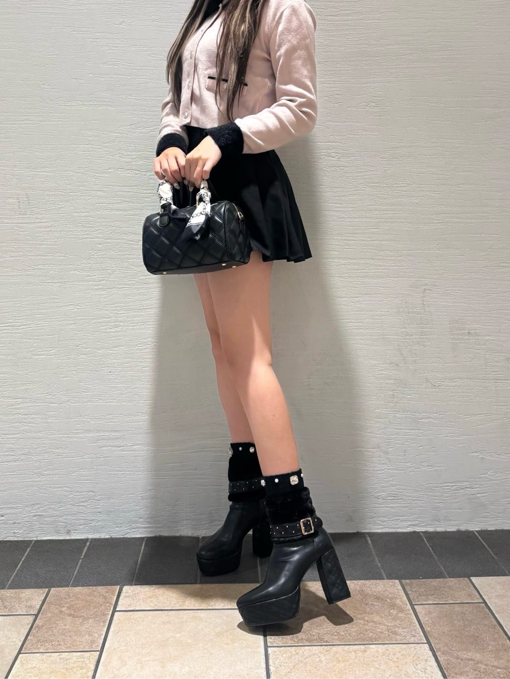 SACHAさんの「ESPERANZA｜【ラク盛り／ショートブーツ】リピーター続出／脚長美脚 マルチWAYショートブーツ」を使ったコーディネート