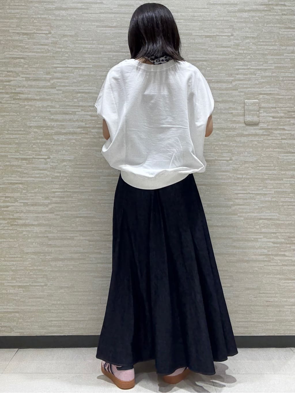 Kataさんの「UNTITLED｜【CHIGNON】別注 ミニ裏毛フレンチスリーブプルオーバー」を使ったコーディネート