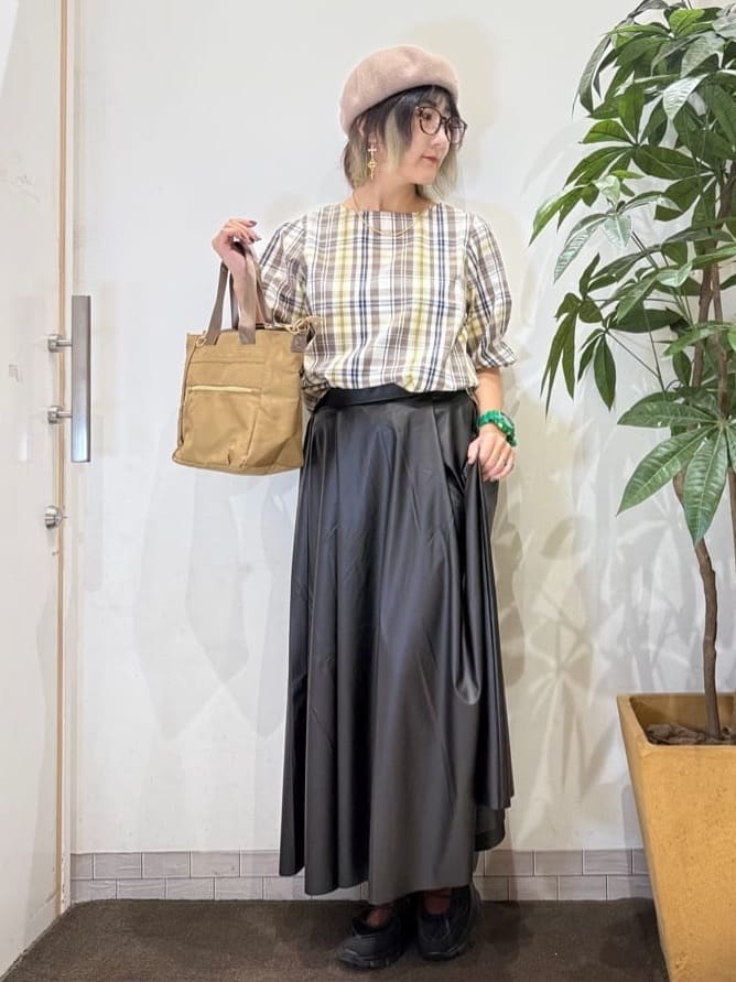 misakiさんの「SHOO･LA･RUE｜【S-LL/5分袖】お袖タックできれいに魅せる 大人のチェックブラウス」を使ったコーディネート