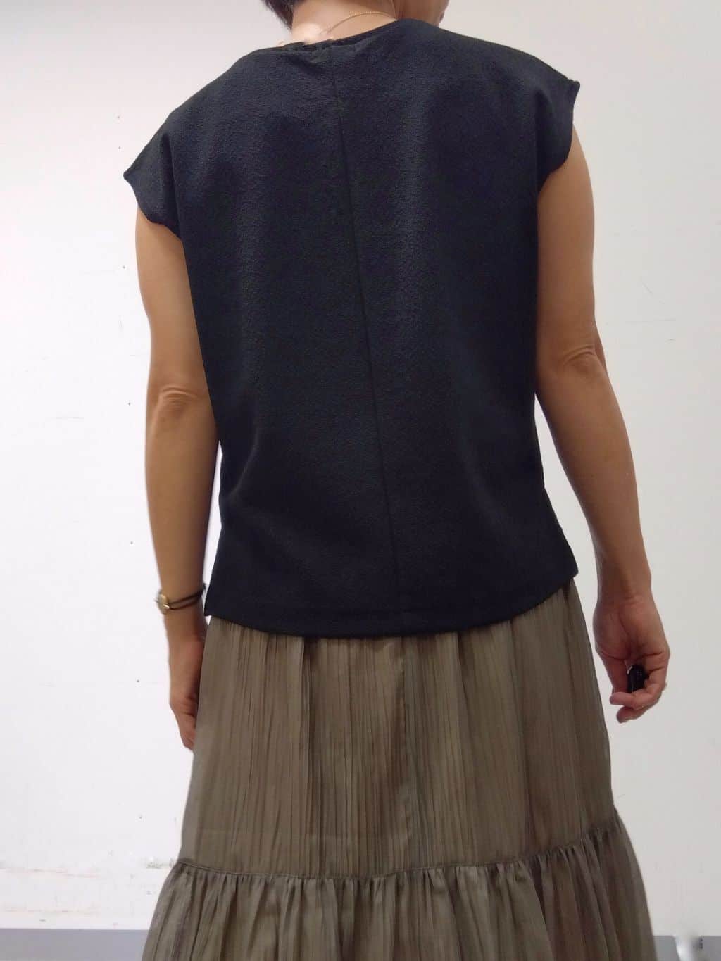 Kさんの「INDIVI｜【2点セット／着回し◎】ノースリーブ＆ティアードスカート カセット服」を使ったコーディネート