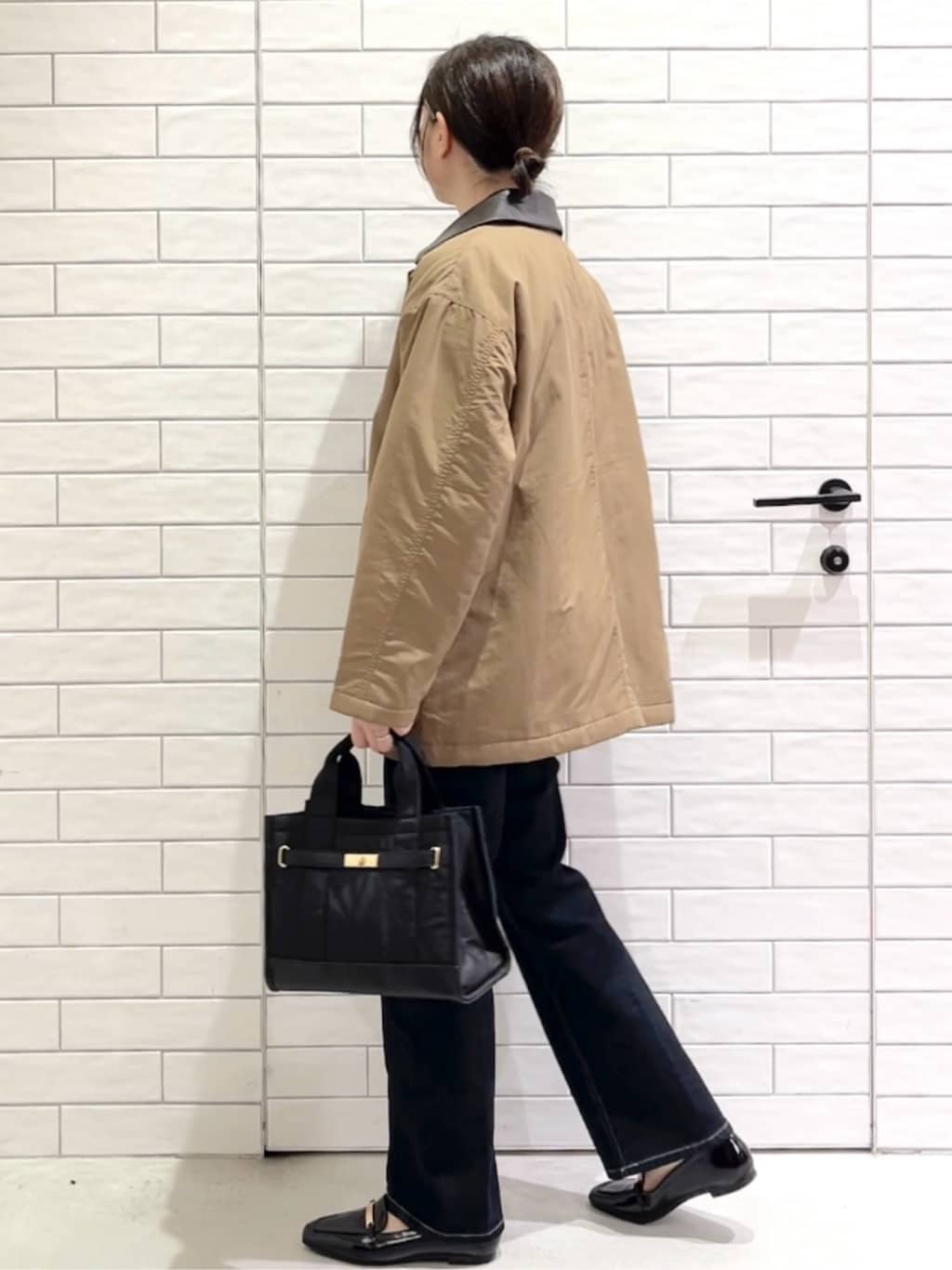 しおりさんの「OPAQUE.CLIP｜《CLASSY掲載》ステンカラー中綿コート【洗濯機OK】」を使ったコーディネート