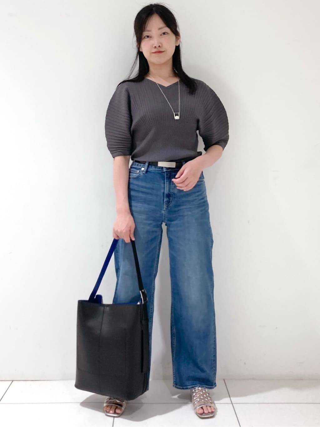 momokoさんの「INDIVI｜【二の腕カバー／スタイルアップ】ドライタッチストレッチニット」を使ったコーディネート