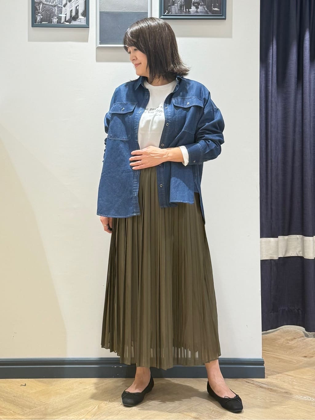 Lilyさんの「grove｜【洗える】ひらりとゆれる　上品プリーツスカート」を使ったコーディネート