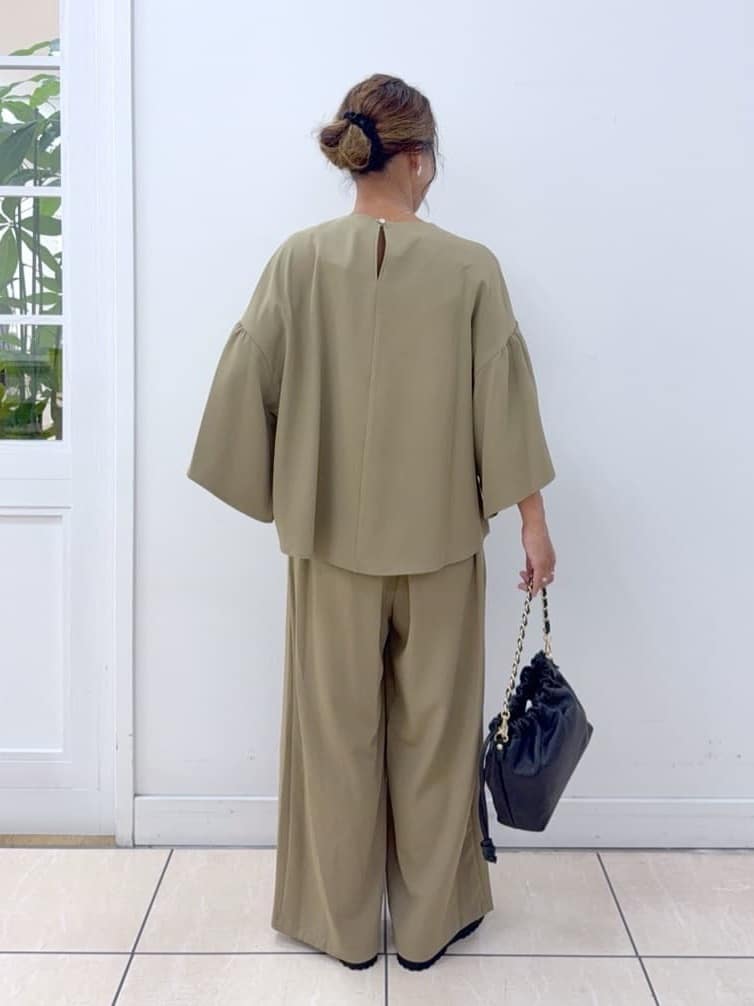 Osawaさんの「Dessin｜【セットアップ可・洗える】ダブルタックワイドパンツ」を使ったコーディネート