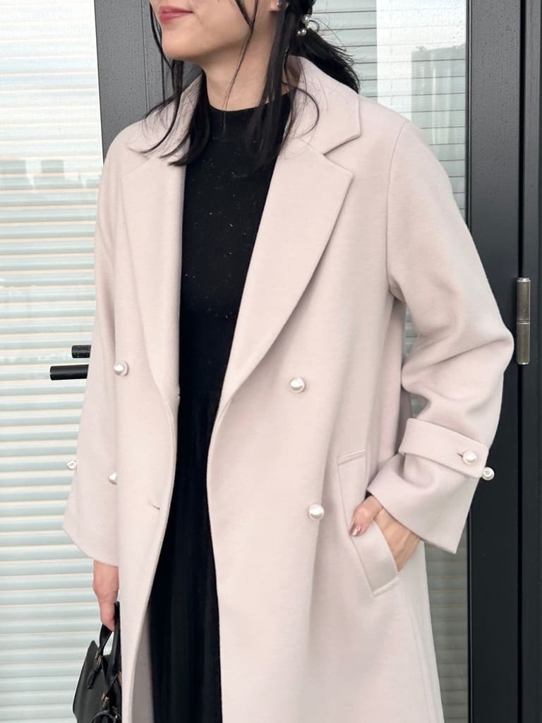 shinoさんの「Couture brooch｜【大人上品・ベルト付き】パール調釦チェスターコート」を使ったコーディネート