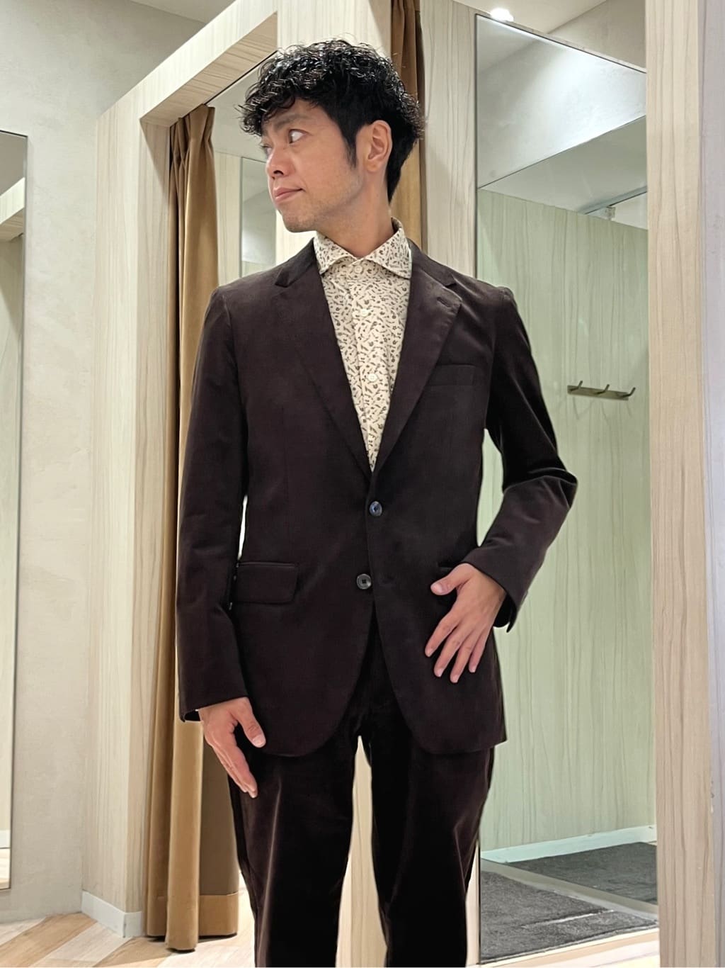 URAさんの「TAKEO KIKUCHI｜【Sサイズ～】ストレッチコーデュロイ ジャケット」を使ったコーディネート