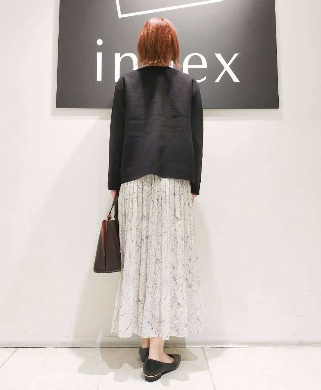 n.さんの「index｜パール調パーツ付きクルーネックニット【洗濯機OK】《8col／XS～3L》」を使ったコーディネート