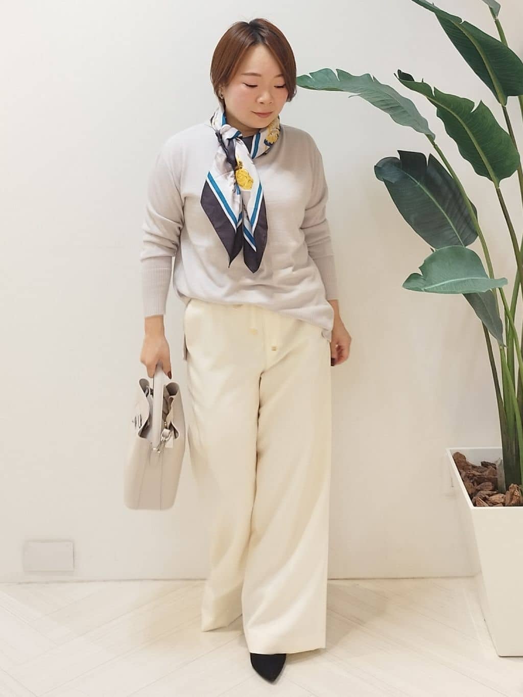 s u g iさんの「UNTITLED｜【セットアップ可/洗える】梳毛調合繊2タックワイドパンツ」を使ったコーディネート