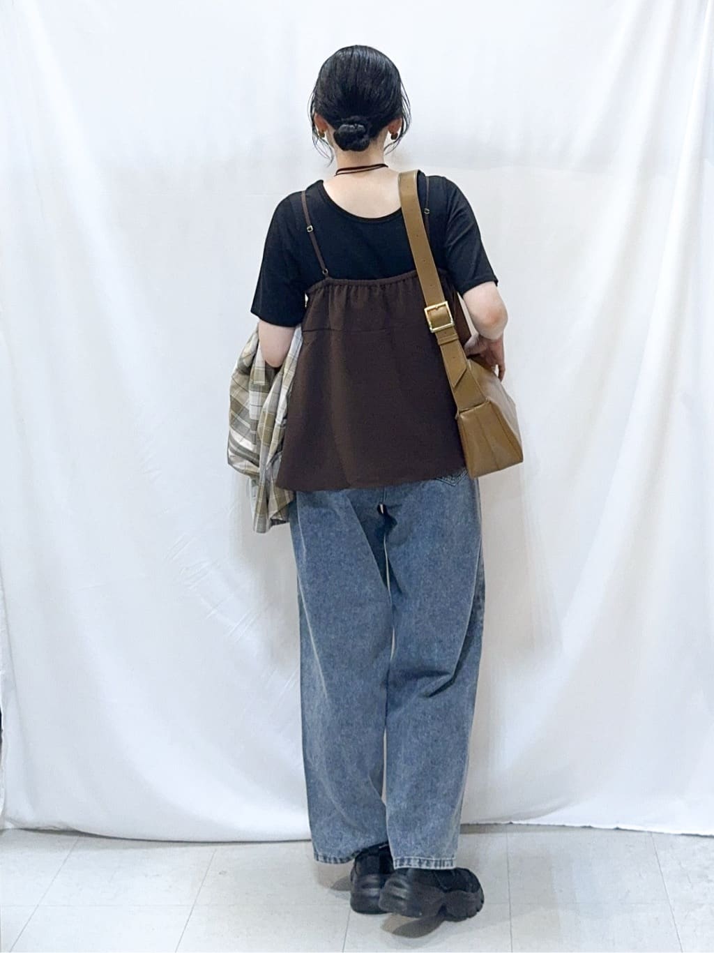 𝐇𝐢𝐫𝐨𝐦𝐢さんの「SHOO･LA･RUE｜【洗濯機可/S-LL】程よい抜け感 大人のチェックシャツ」を使ったコーディネート