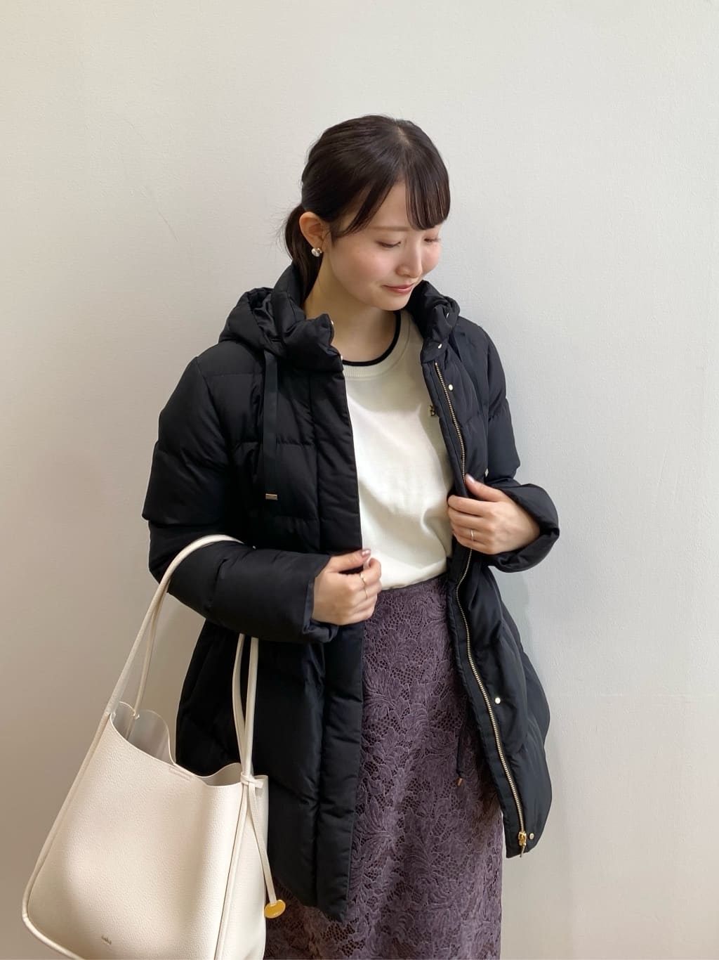 みさかさんの「index｜KAWADAダウンドロストミドルコート【撥水／洗濯機OK／2WAY／静電気防止裏地】《XS～3L》」を使ったコーディネート