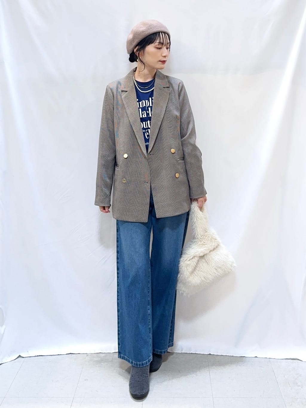 𝐇𝐢𝐫𝐨𝐦𝐢さんの「SHOO･LA･RUE｜グラフィックアソート ベーシックロンT」を使ったコーディネート