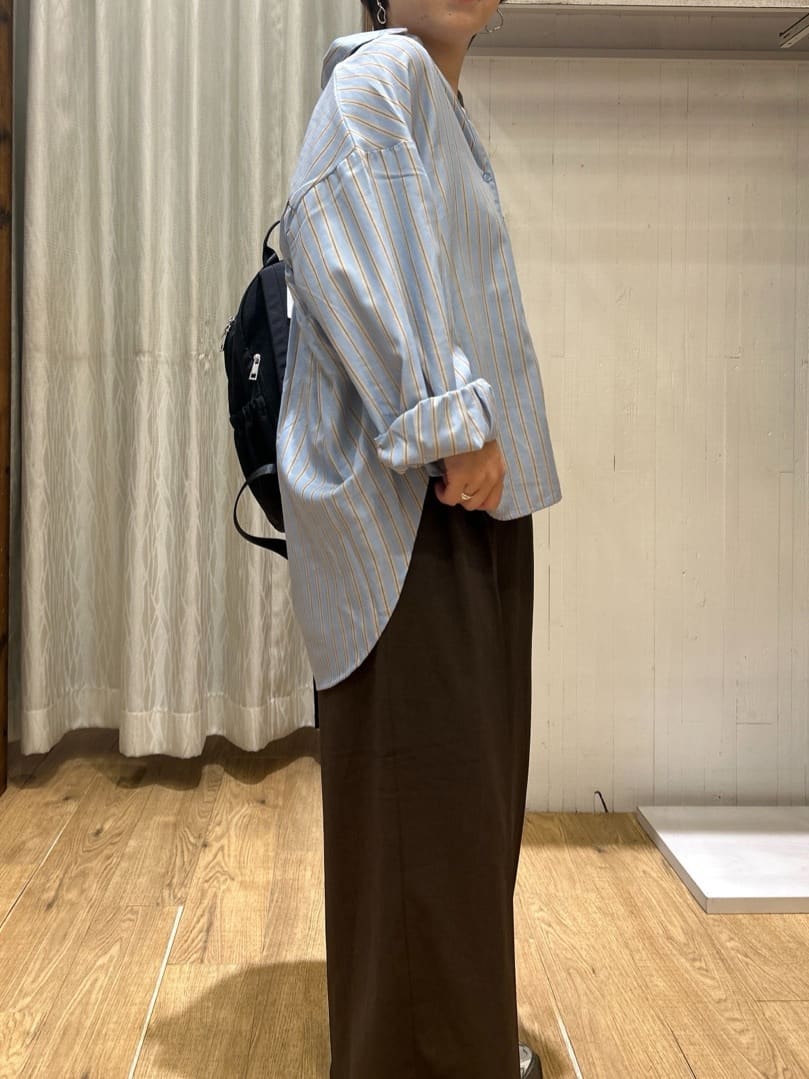 ga_riさんの「THE SHOP TK｜【後ろ姿もサマになる】ストライプ バックシャーリングシャツ/体型カバー/洗える」を使ったコーディネート