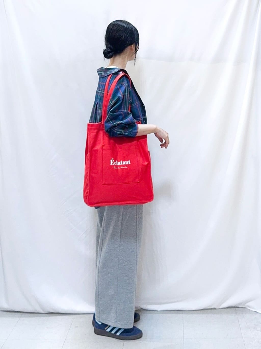 𝐇𝐢𝐫𝐨𝐦𝐢さんの「SHOO･LA･RUE｜【洗濯機可/S-LL】程よい抜け感 大人のチェックシャツ」を使ったコーディネート