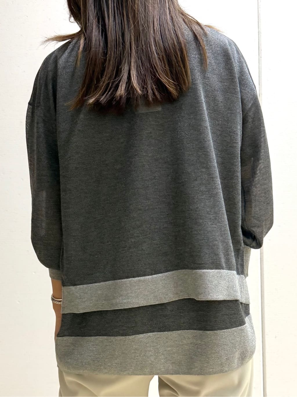 mamiさんの「INDIVI｜人気NO.1【褒められパンツ／高ストレッチ／ウエストゴム】タックテーパードパンツ」を使ったコーディネート