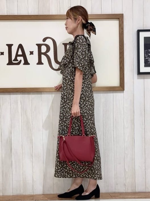 みきぽんさんの「SHOO･LA･RUE｜【S-LL】クラシカルな 花柄ワンピース」を使ったコーディネート