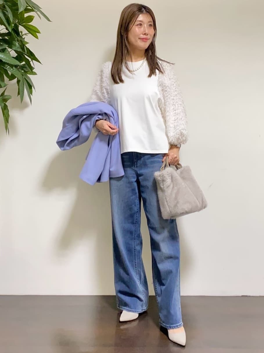 tomoさんの「UNTITLED｜【丸首/Tシャツ風/短丈】シャギースリーブ ポンチカットソー」を使ったコーディネート
