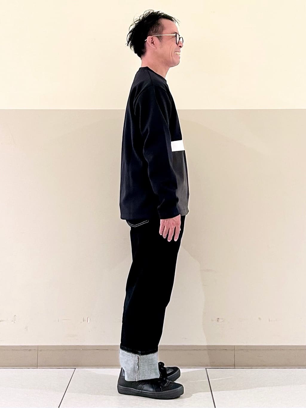 KENJI Iさんの「THE SHOP TK｜【一枚で着映える】パターンブロッキング長袖Tシャツ 洗濯機OK」を使ったコーディネート