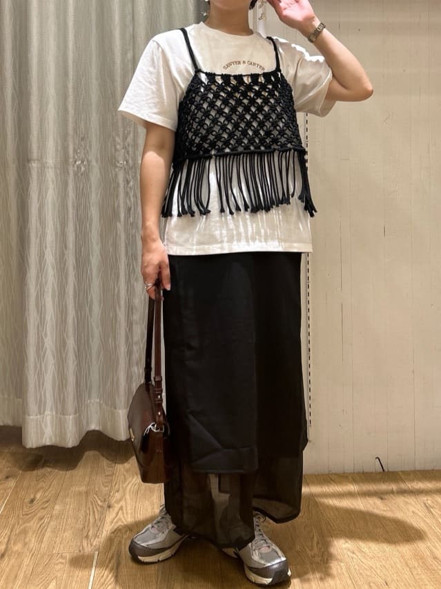 ga_riさんの「THE SHOP TK｜カレッジ＆フォトプリントTシャツ【洗濯機OK】」を使ったコーディネート