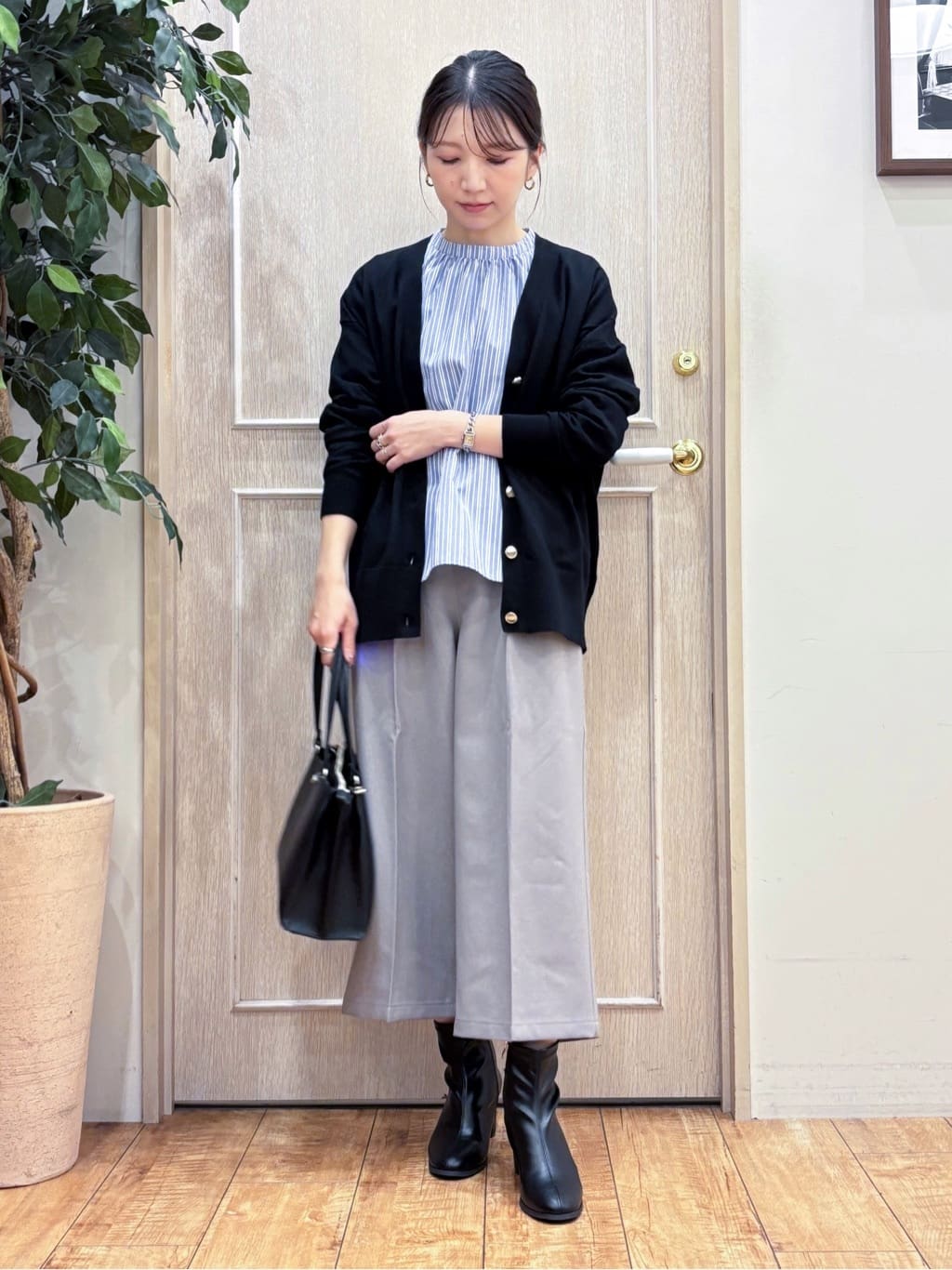なみさんの「SHOO･LA･RUE｜【S-LL】キャンディースリーブが女性らしい マルチストライプブラウス」を使ったコーディネート