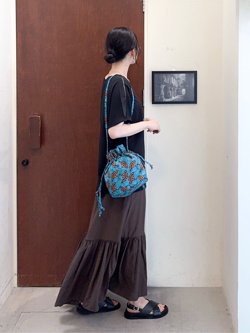 𝐇𝐢𝐫𝐨𝐦𝐢さんの「SHOO･LA･RUE｜【S-LL/ひんやり/洗濯後しわになりにくい】インせず決まる はしごレースドルマンブラウス」を使ったコーディネート