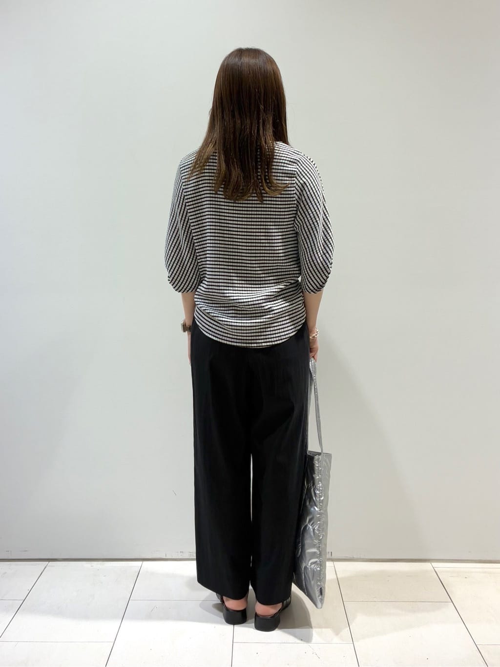 KAOさんの「INDIVI｜【UVケア／吸汗速乾】凹凸素材ねじり袖トップス」を使ったコーディネート
