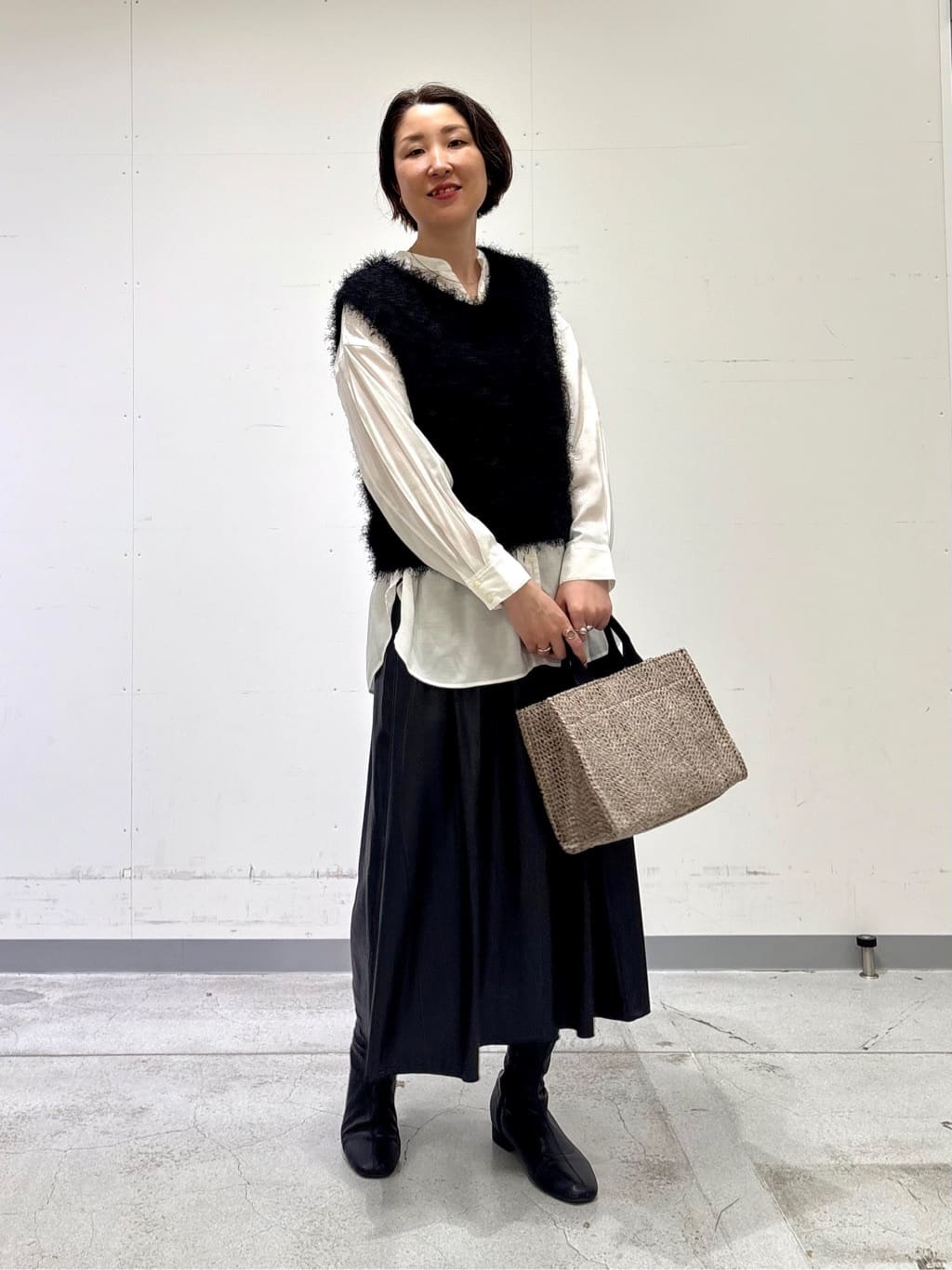 yuriさんの「INDIVI｜【きれいめ／ラメ】シャイニーローン ドレーピーブラウス」を使ったコーディネート