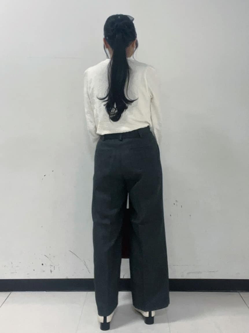 Hitomiさんの「index｜フラワージャカードパフスリーブトップス【洗濯機OK】」を使ったコーディネート