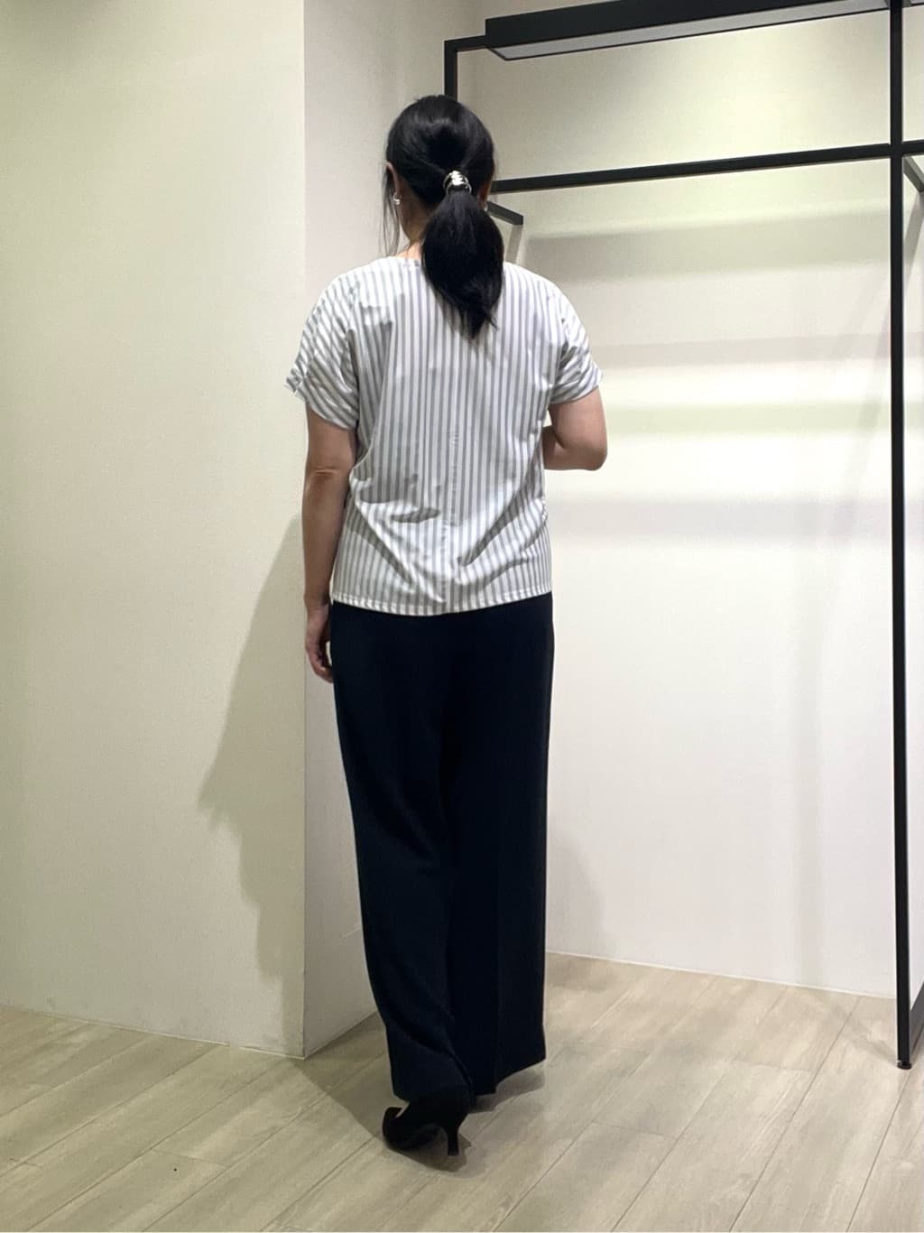 TOMOMIさんの「INDIVI｜【着る日傘／遮熱／UVケア】ワイドパンツ」を使ったコーディネート