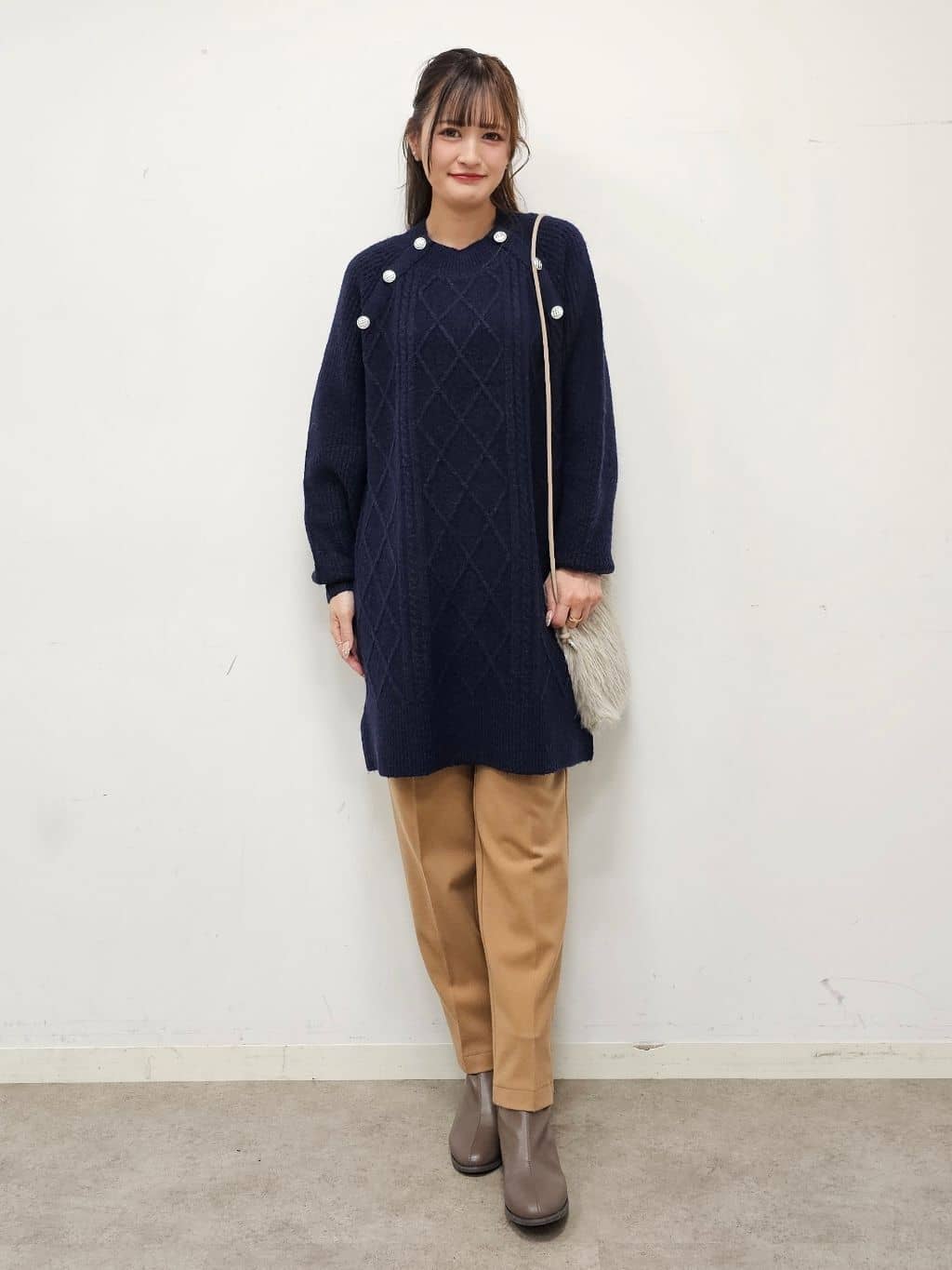ゆゆさんの「SHOO･LA･RUE｜【着丈選べる】ケーブル柄ニットワンピース」を使ったコーディネート