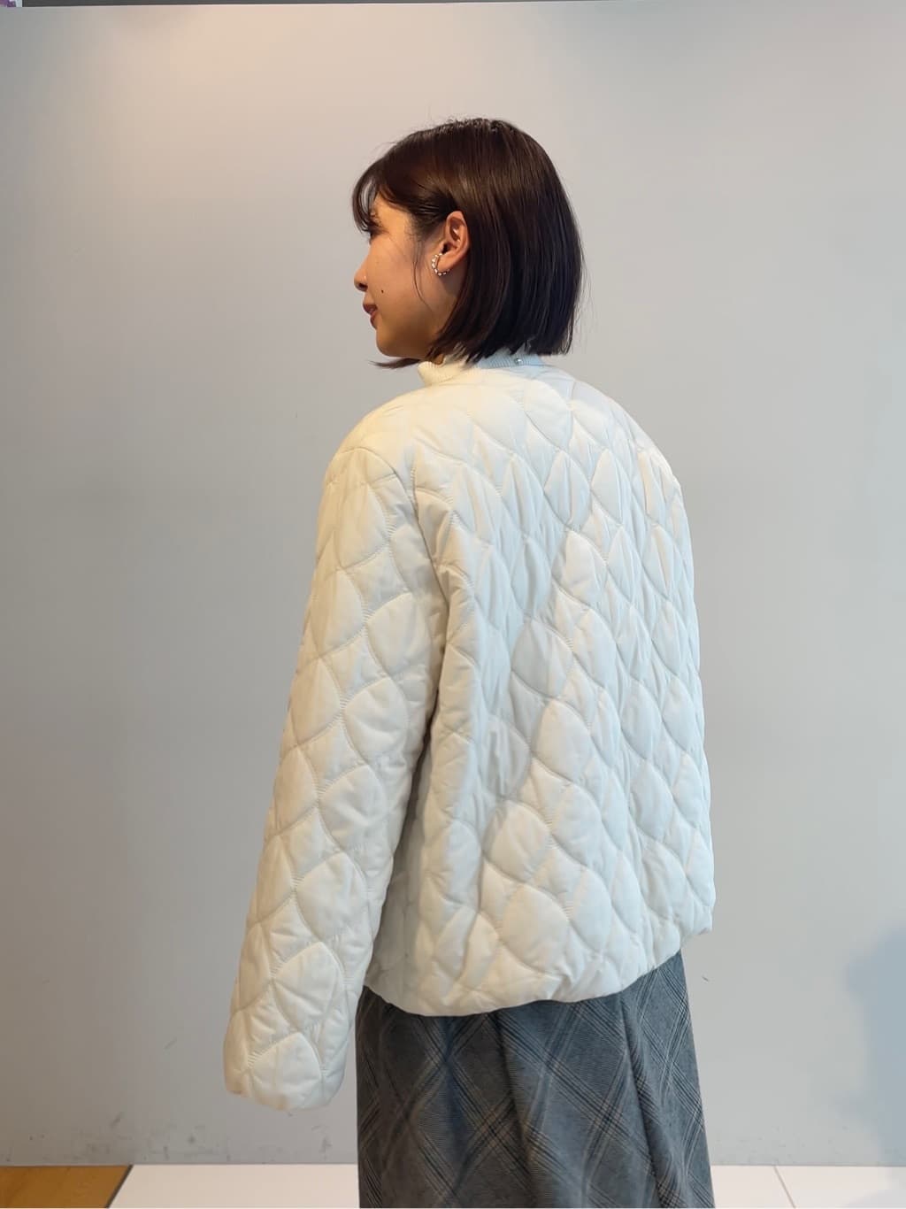 abeさんの「Couture brooch｜【多機能・フェミニン】パール調リブニット」を使ったコーディネート