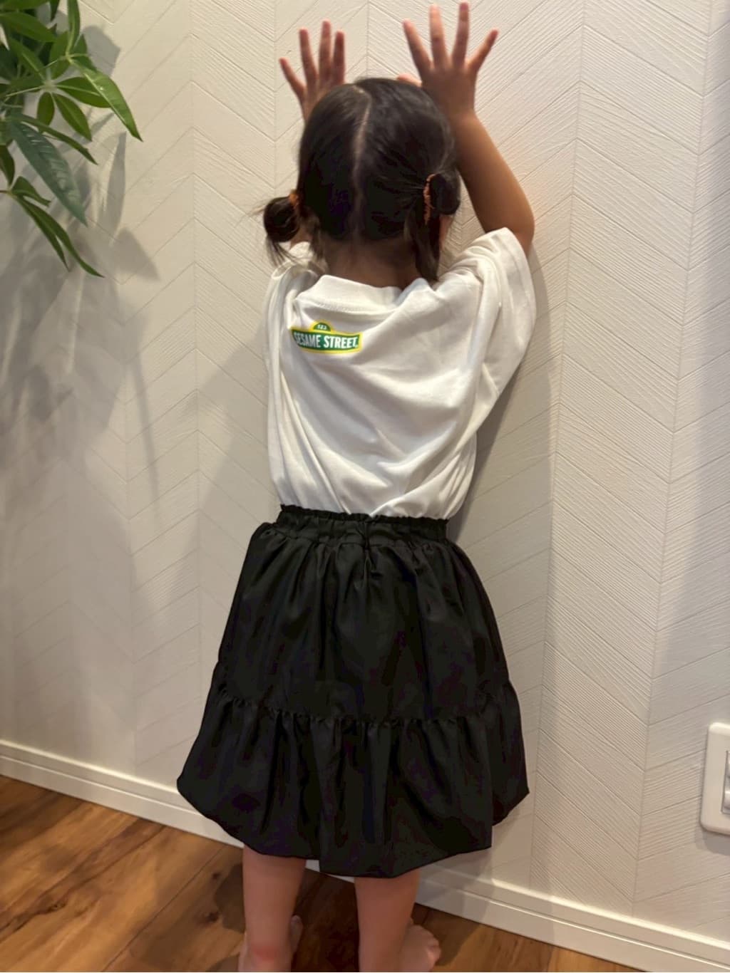 cherryさんの「THE SHOP TK｜【110-160】セサミストリートTシャツ／親子リンク」を使ったコーディネート