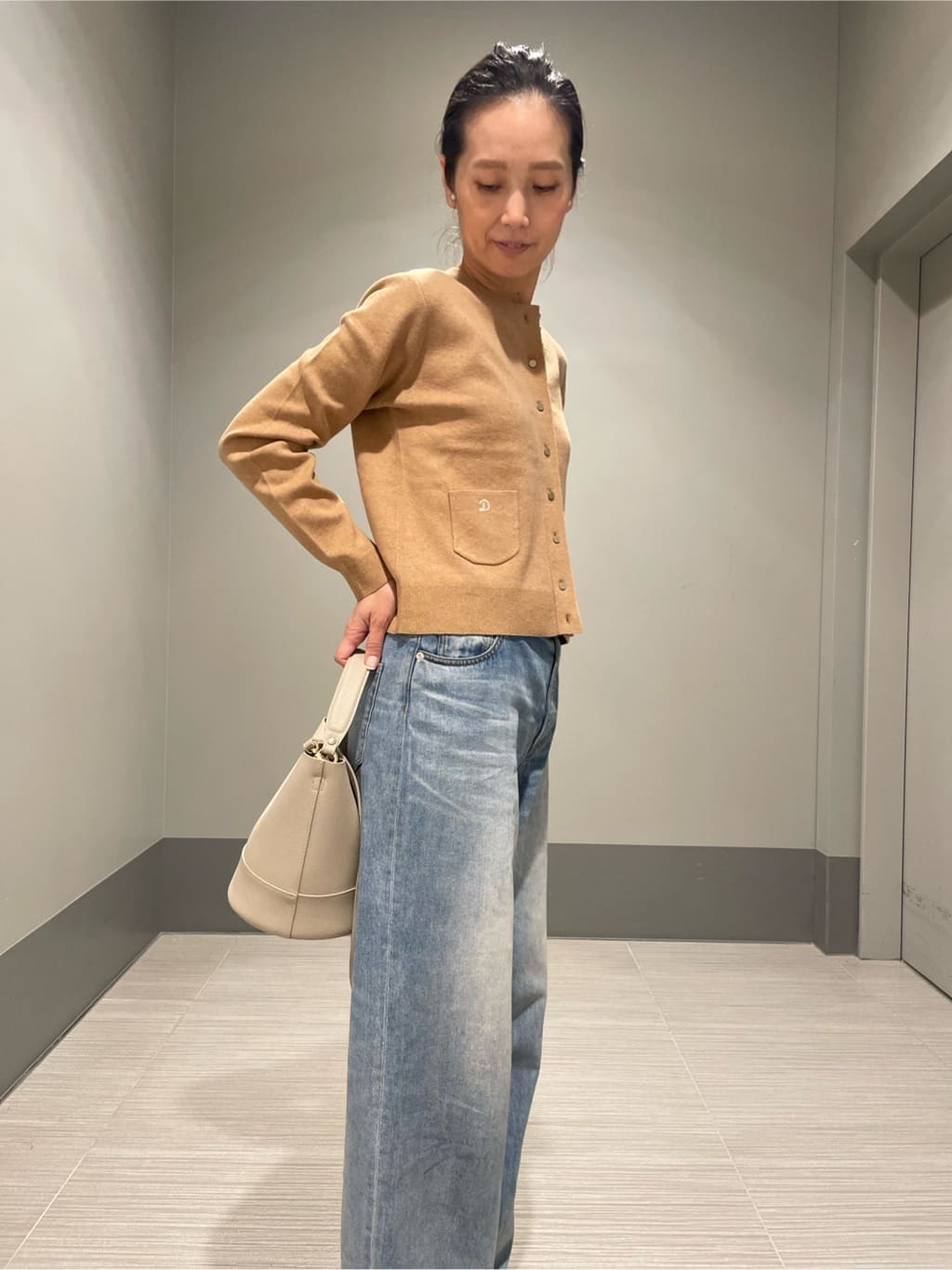 Annさんの「DRESSTERIOR｜ヴィンテージ加工ワイドデニムパンツ」を使ったコーディネート