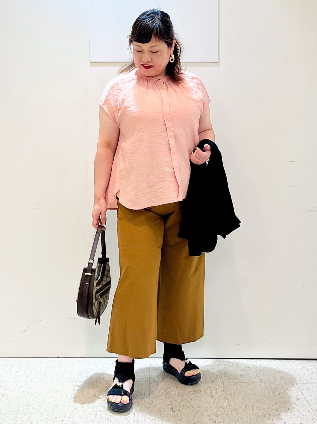 kimmyさんの「Reflect｜【二の腕さりげなくカバー】バンドカラーブラウス」を使ったコーディネート
