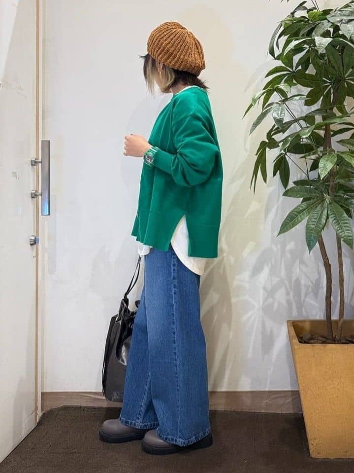 misakiさんの「SHOO･LA･RUE｜【洗濯機可/S-LL】キーネックですっきり見え サイドスリット入りカーディガン【CIRCRIC】」を使ったコーディネート