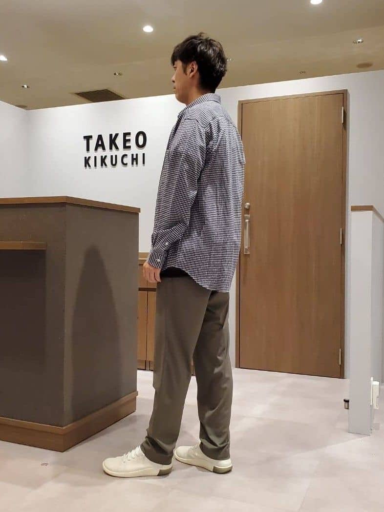 ishidaさんの「TAKEO KIKUCHI｜【抗菌防臭/シーズンレス】シアサッカーギンガムチェック ストレッチシャツ」を使ったコーディネート