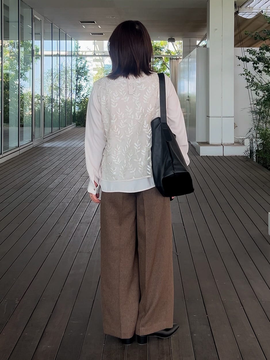 ちびゆきさんの「grove｜リーフ刺繍スパンコールベスト＆ブラウスセット」を使ったコーディネート