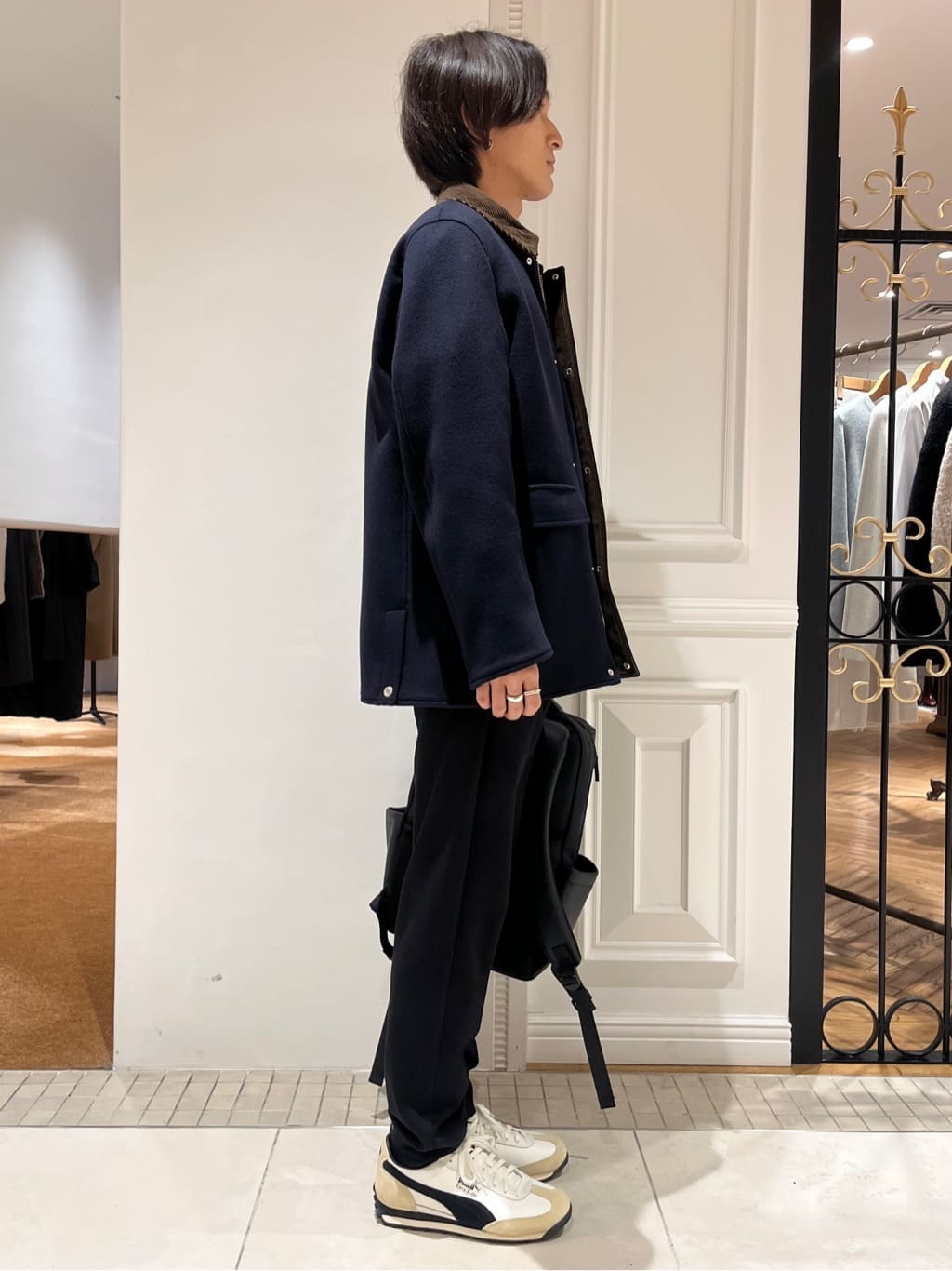 Watanabeさんの「DRESSTERIOR｜コンフォータブル ジョガーパンツ」を使ったコーディネート