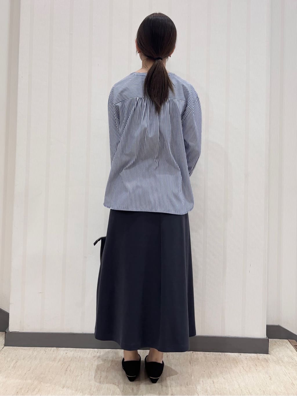 ちひさんの「INDIVI｜【SETUP可能／洗える／UVケア】ライトジャージ セミフレアスカート」を使ったコーディネート