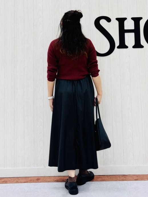 さくみぃさんの「SHOO･LA･RUE｜【S-LL】大人の抜け感 合皮フレアスカート」を使ったコーディネート