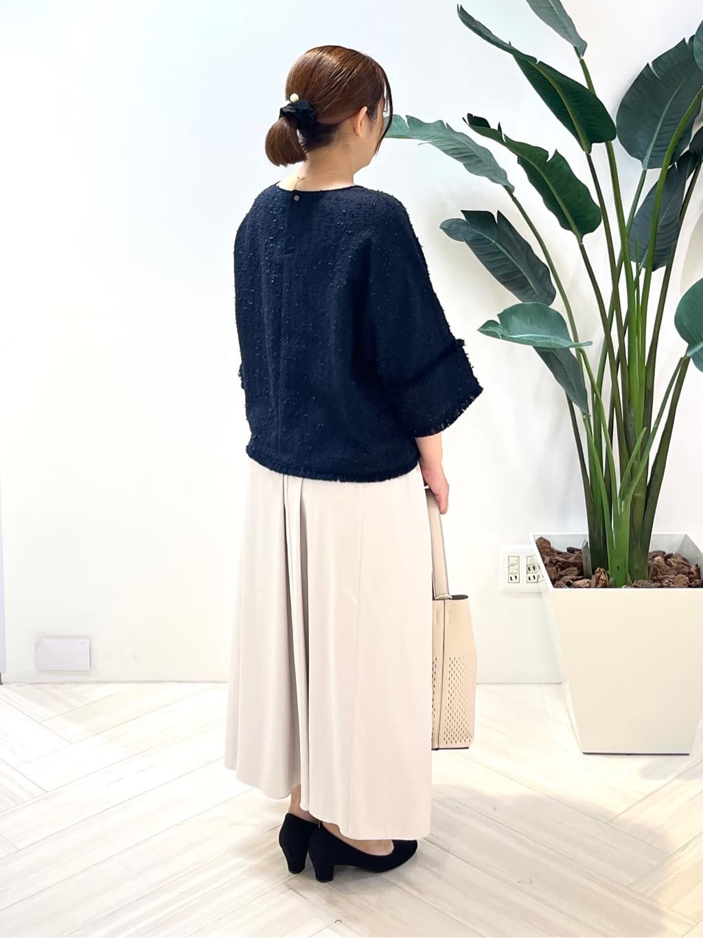 Tomoさんの「UNTITLED｜【きれいめ／体型カバー】ツイードドルマントップス」を使ったコーディネート