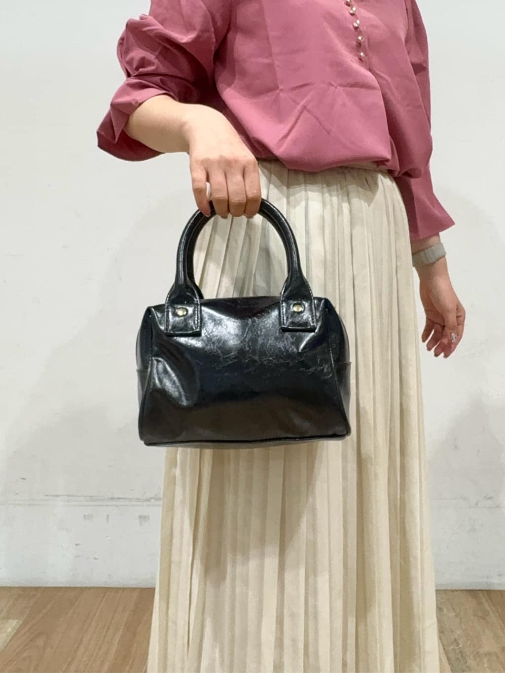 miさんの「grove｜【洗える】ひらりとゆれる　上品プリーツスカート」を使ったコーディネート