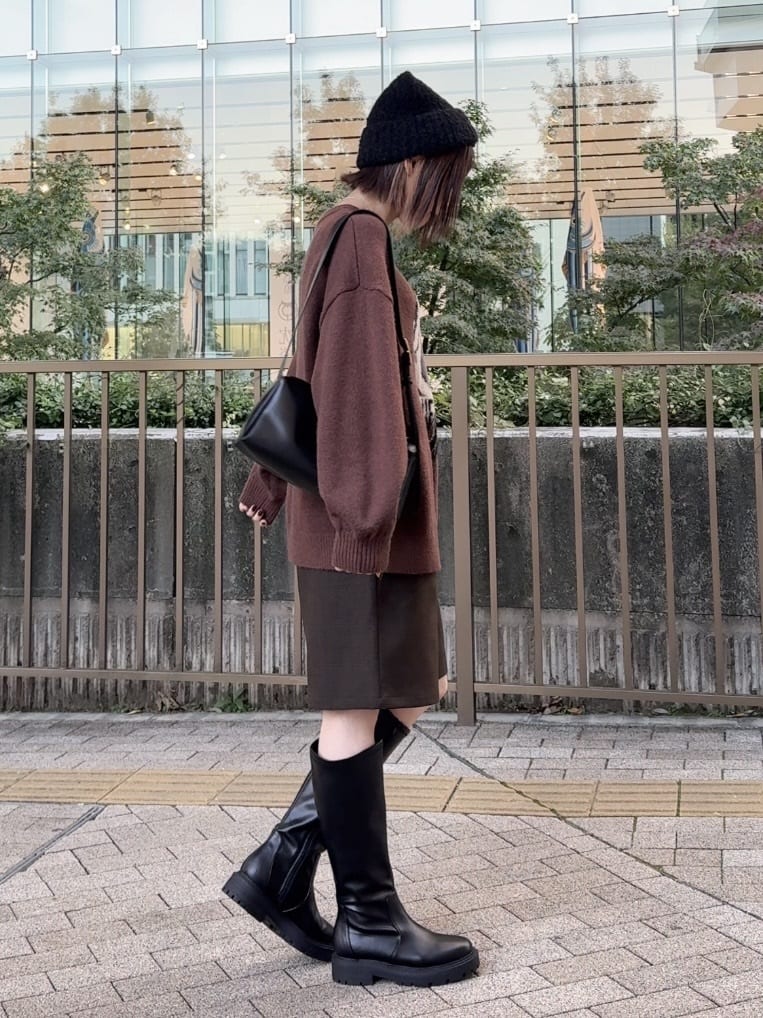 𝐜𝐡𝐢𝐤𝐚さんの「SHOO･LA･RUE｜ストレッチロングブーツ」を使ったコーディネート