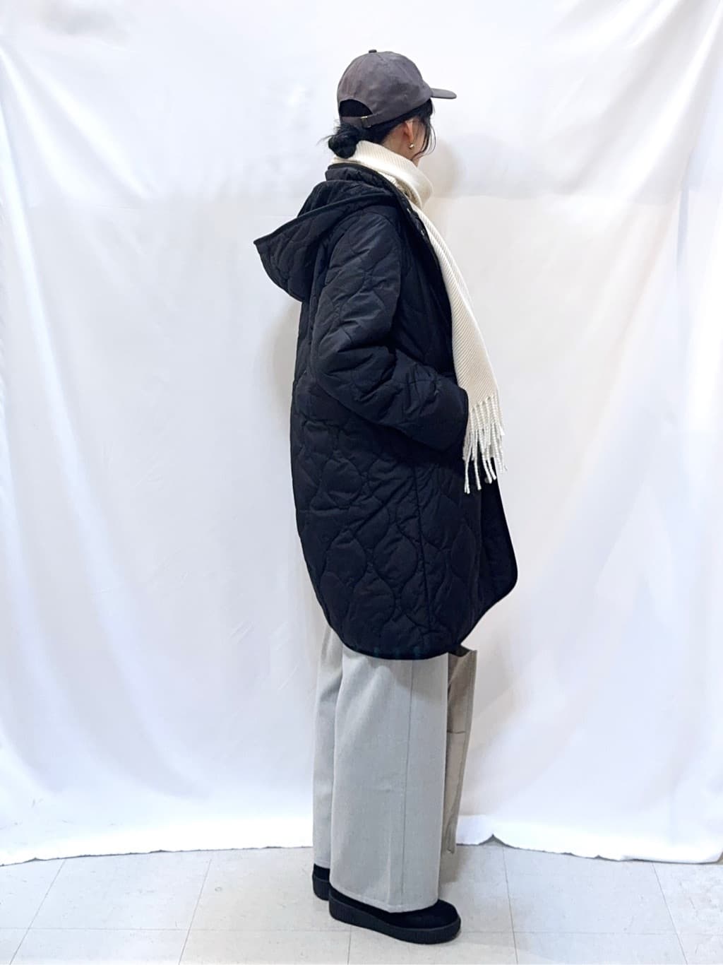 𝐇𝐢𝐫𝐨𝐦𝐢さんの「SHOO･LA･RUE｜【撥水/フード取り外し可】冬に嬉しいこだわり満載 ひょうたん柄キルトコート」を使ったコーディネート