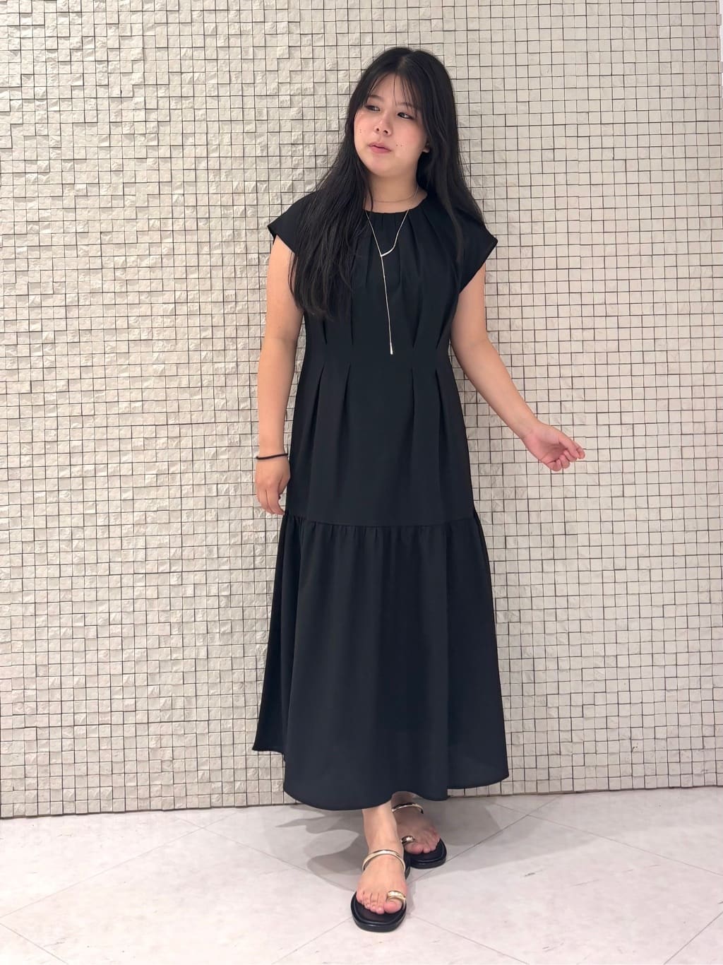 MEGUMIさんの「INDIVI｜ミニスクエアショルダー」を使ったコーディネート
