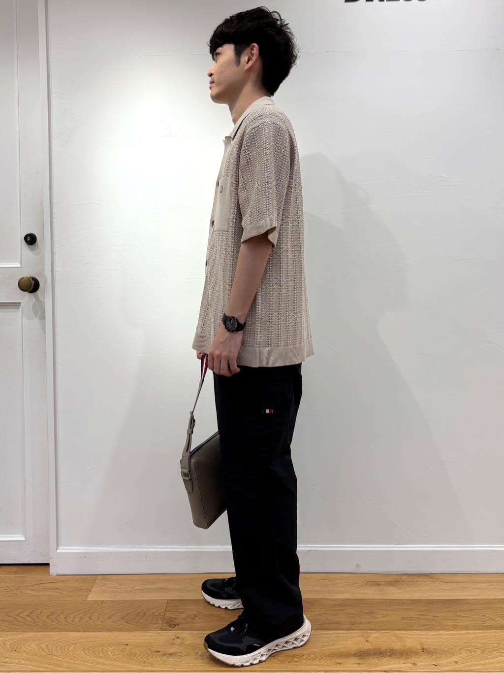 ABEさんの「DRESSTERIOR｜【撥水仕様】シュリンクレザー ショルダーバッグ」を使ったコーディネート