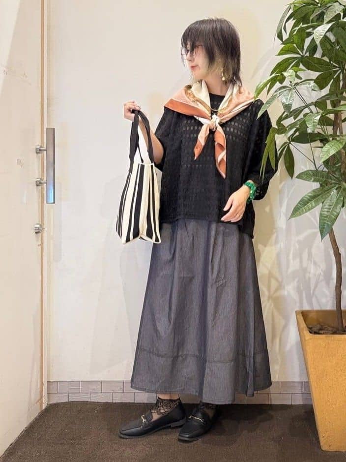 misakiさんの「SHOO･LA･RUE｜【S-LL】涼やかで好印象 シアーチェック ドルマントップス」を使ったコーディネート