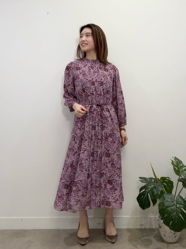 Suma Una本部スタッフさんの「SunaUna｜◆【co creation and yours／SS～L】レースプリーツワンピース」を使ったコーディネート