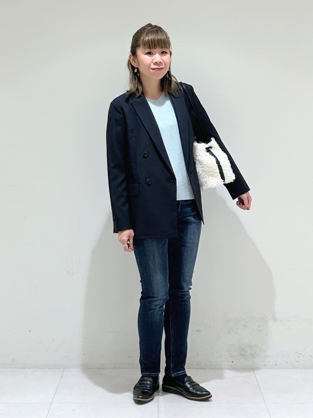 tsuyuさんの「INDIVI｜ボアミドルバッグ」を使ったコーディネート